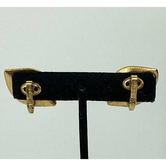 Crown Trifary Clip Ons Earrings Gold Tone Leaves Signed Vintage - Picture 5 of 16